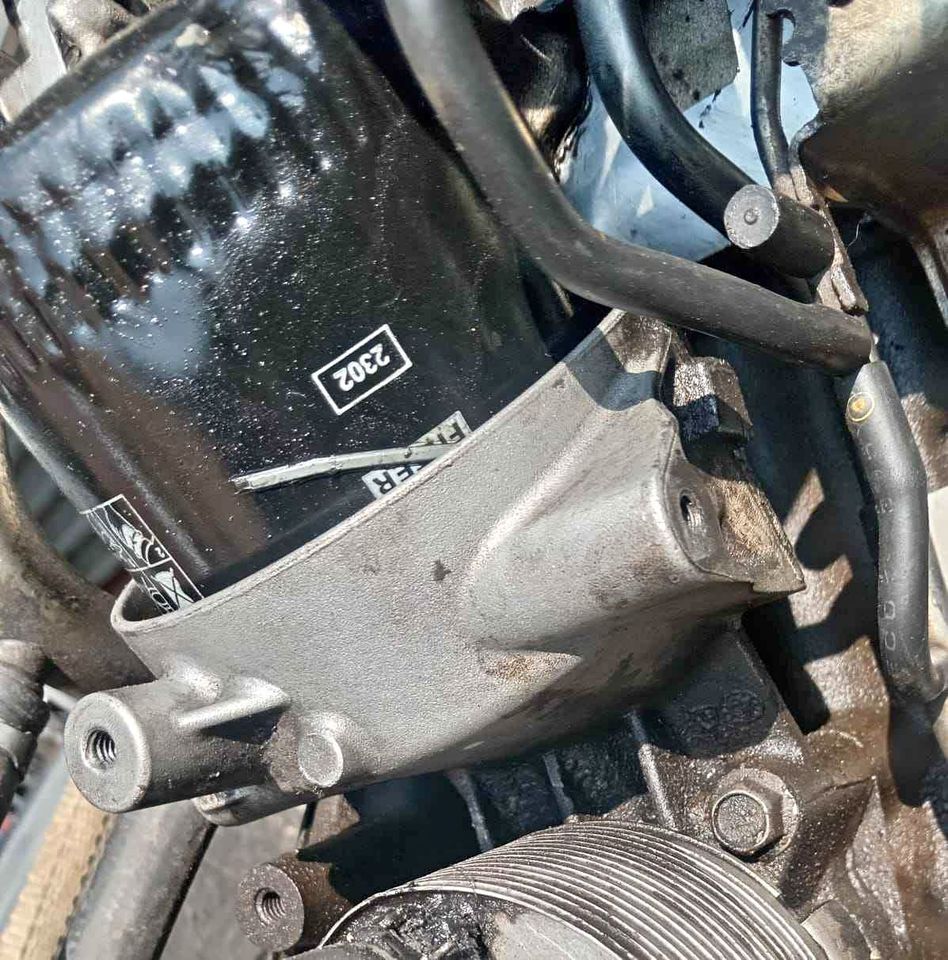 Nissan np300 yd25 oil filter housing For Sale - Private Seller