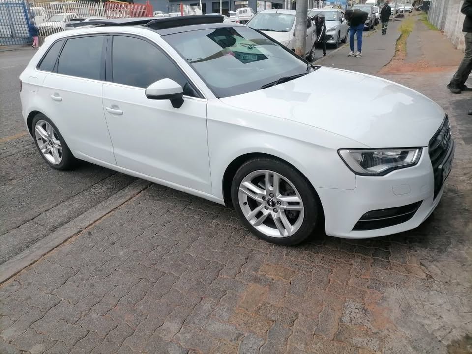 2014 Audi A3 1.8 TFSI Hatchback Automatic Sunroof and leather seat Reserves Camera