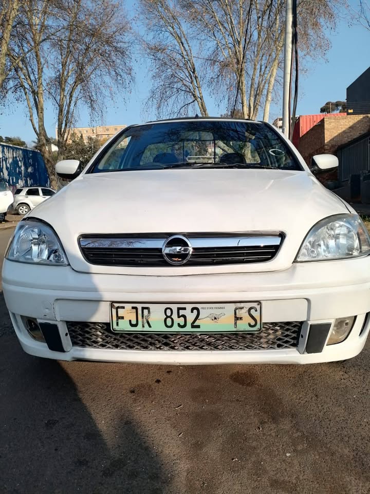 2011 CHEVROLET BAKKIE 1.7 DIESEL MANUAL TRANSMISSION IN EXCELLENT CONDITION