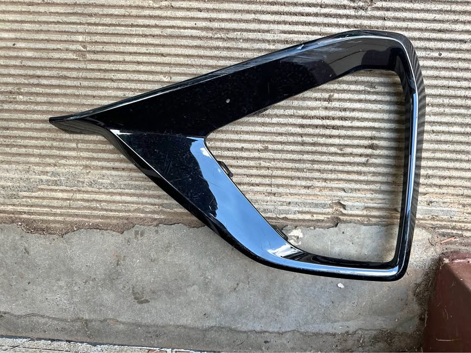 Audi Q2 S-Line fog light cover 2016-2020. - Private Seller Audi Q2 S-Line fog light cover 2016-2020. - Private Seller