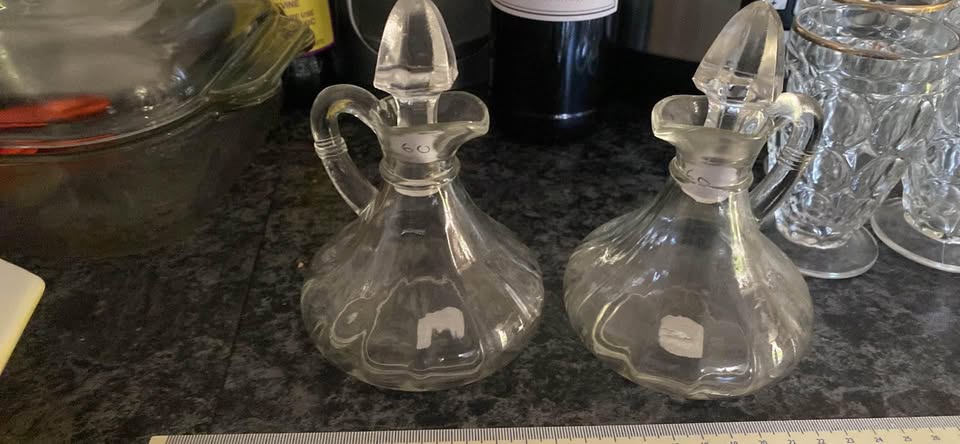 Oil and vinegar set Oil and vinegar set