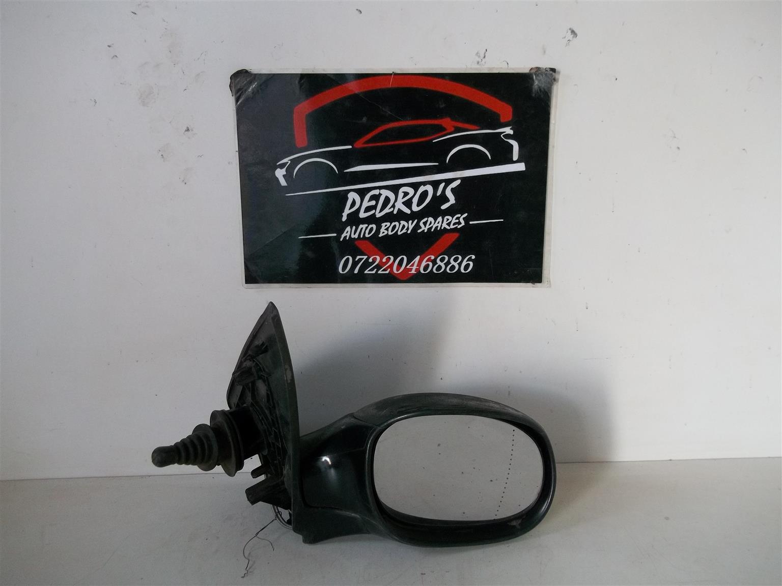 Peugeot 206 right mirror (Manual) - Private Seller Peugeot 206 right mirror (Manual) - Private Seller