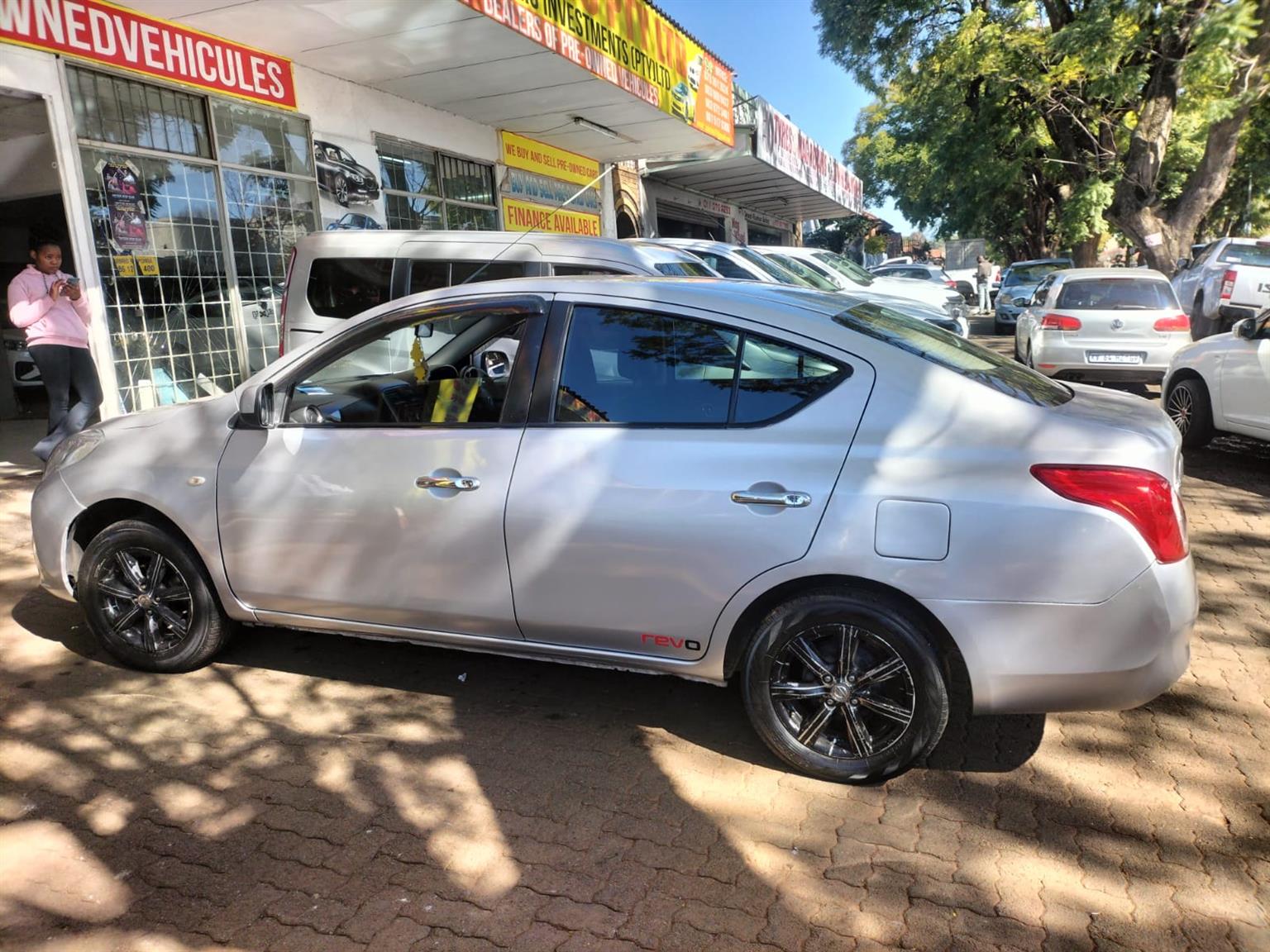 2015 Silver Nissan Almera sedan 1.5 Manual milage 86,000 km petrol