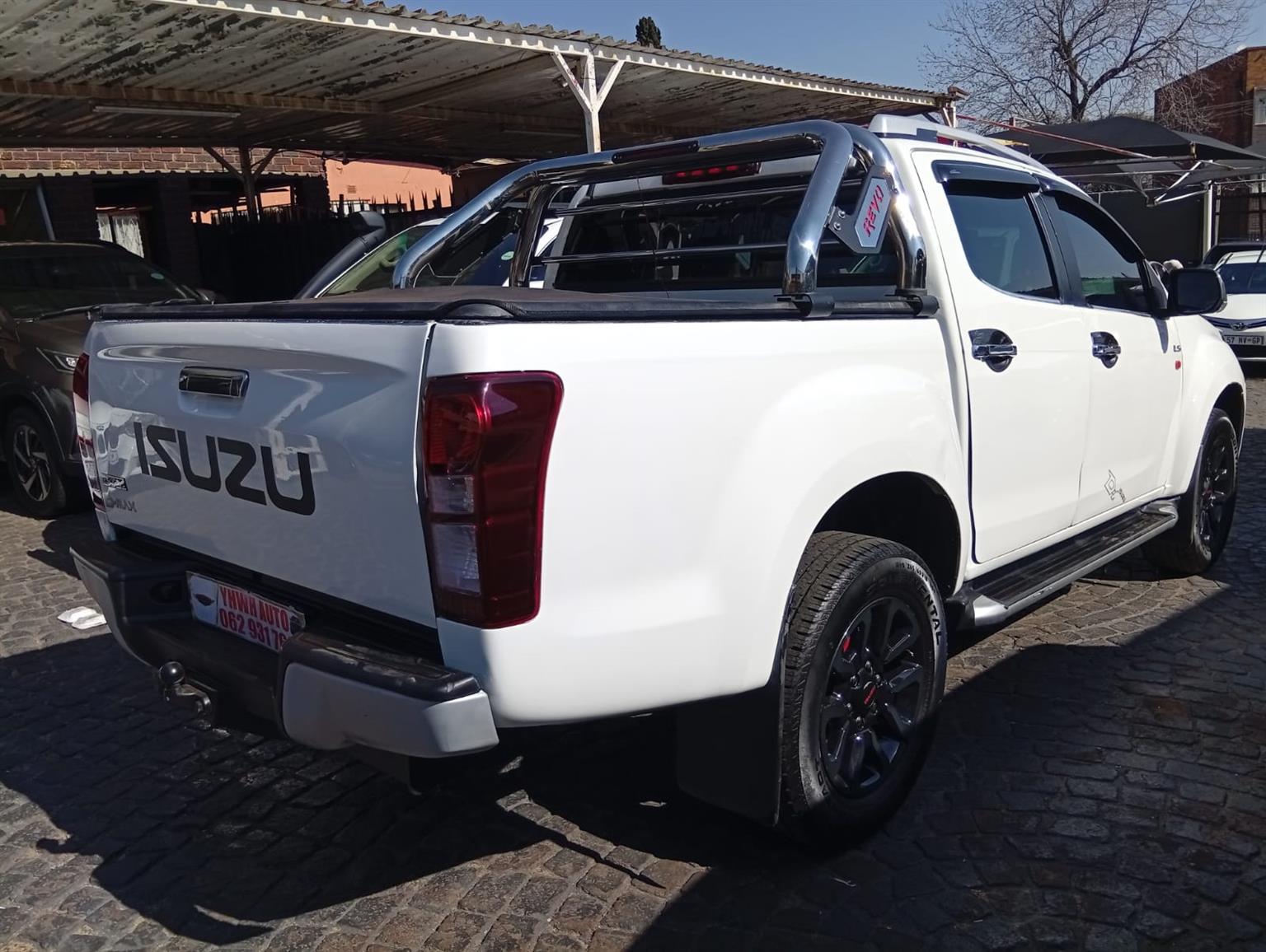 2019 Isuzu KB250 DMax DoubleCab 4X2 Bakkie  Manual Cloth Seats, RollBar,