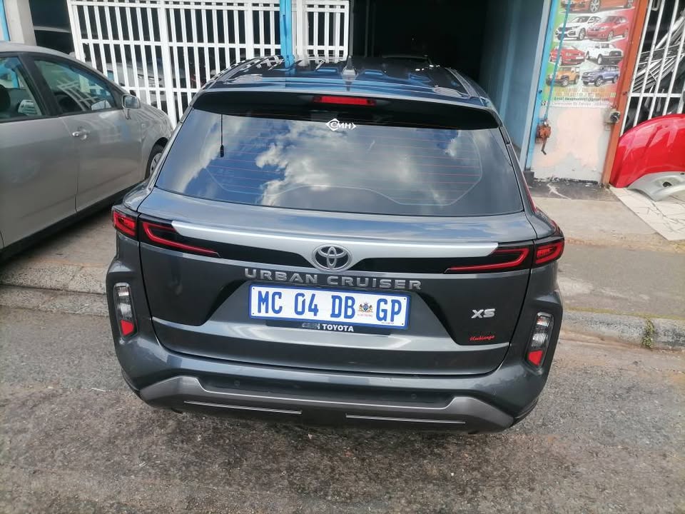 2024 Toyota Urban Cruiser 1.5xs SUV with a nice interior seat and Service book and spare key Reserve