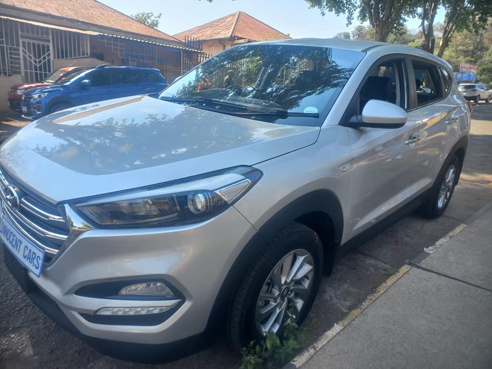2016 HYUNDAI TUCSON 2.0 PETROL, AUTOMATIC, SILVER COLOR, MILEAGE 119000KMS
