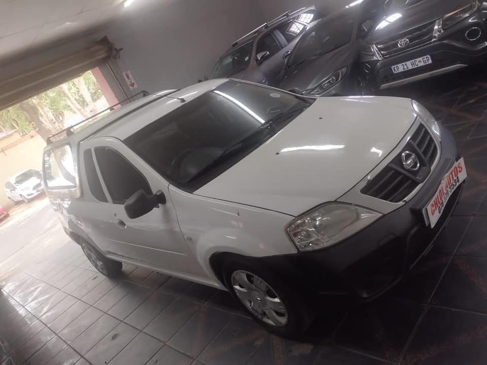 2014 Nissan NP200 1.6 Petrol, Manual Spare key 90000km