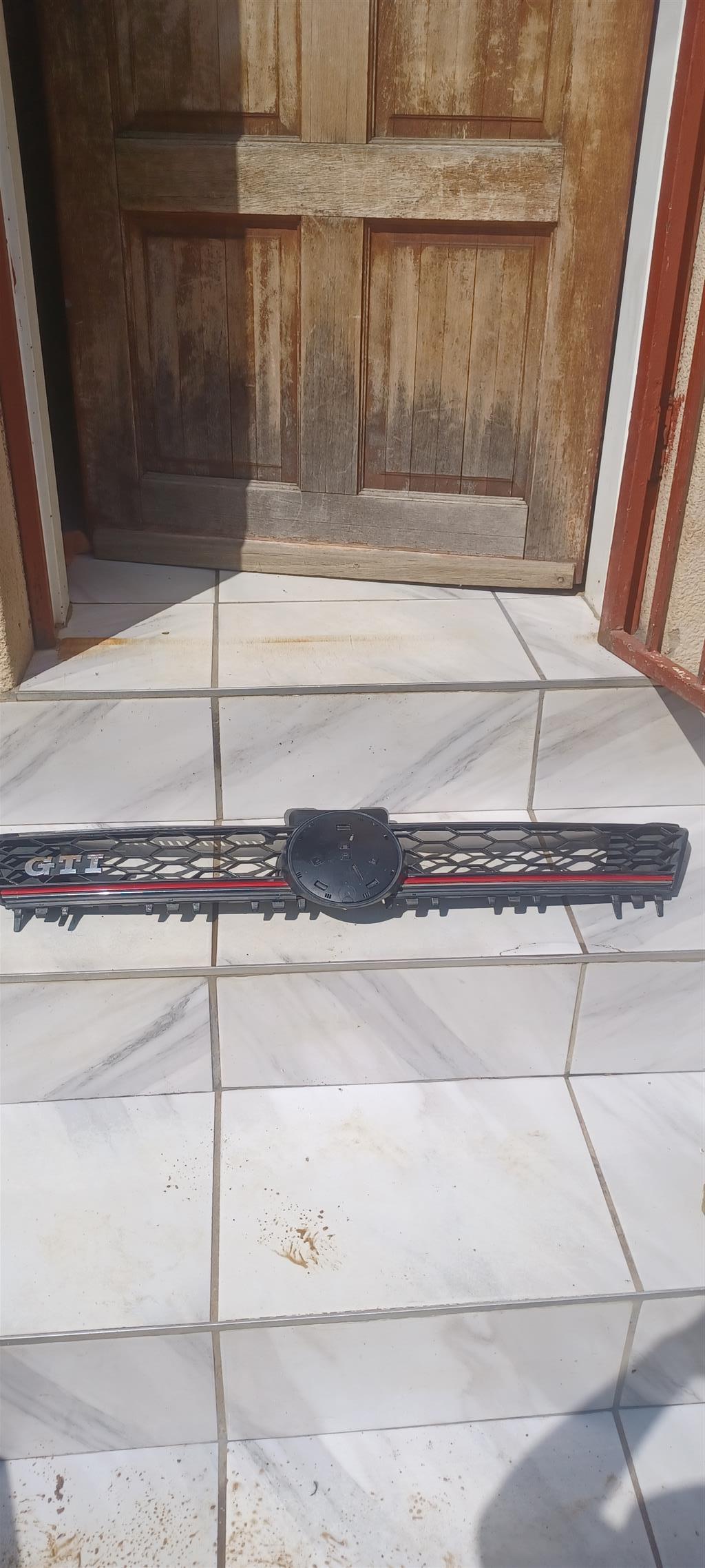 Car parts front bumper grille - Private Seller