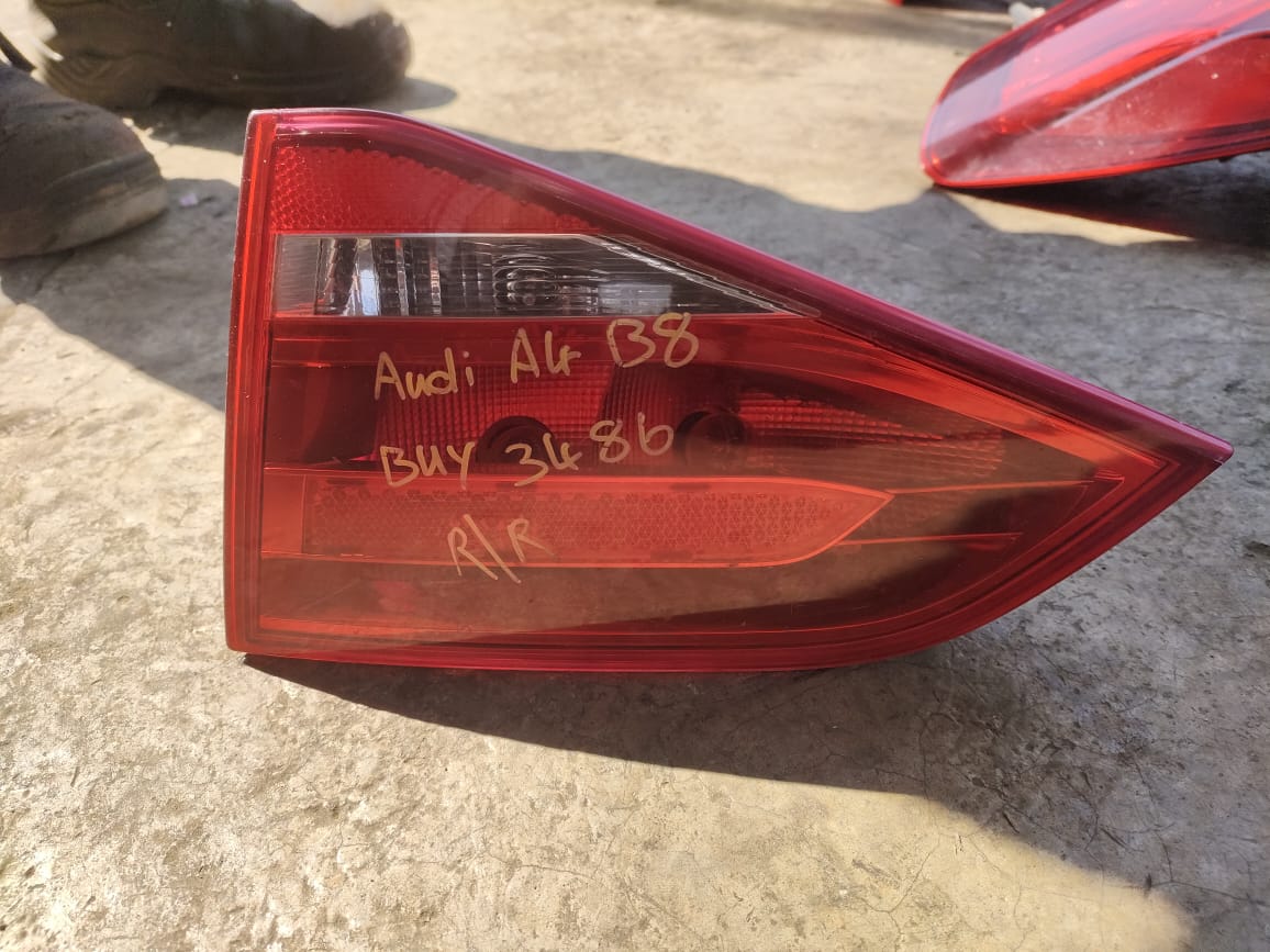 AUDI A4 B8 SECONDHAND TAIL LIGHTS FOR SALE