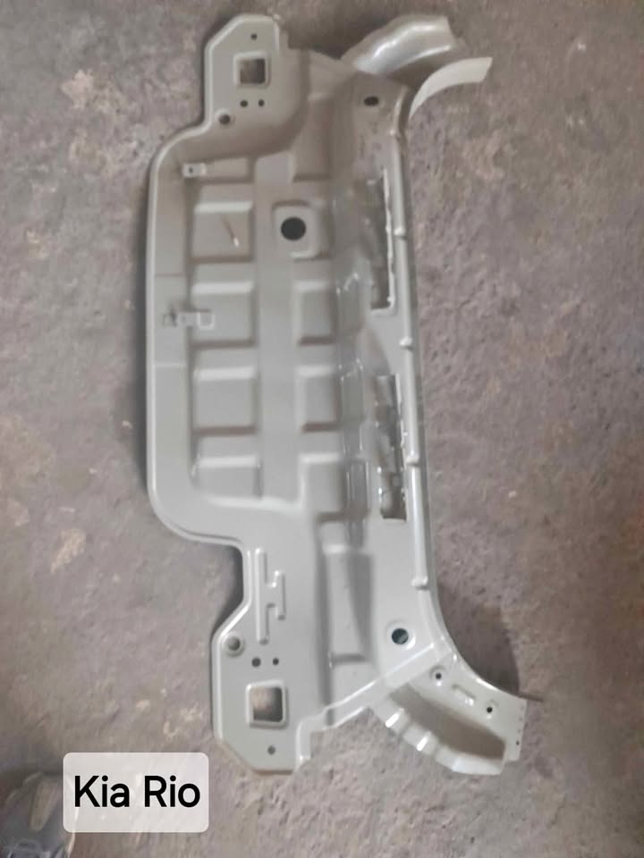 Kia Rio rear valance tail lamp panel - Private Seller Kia Rio rear valance tail lamp panel - Private Seller