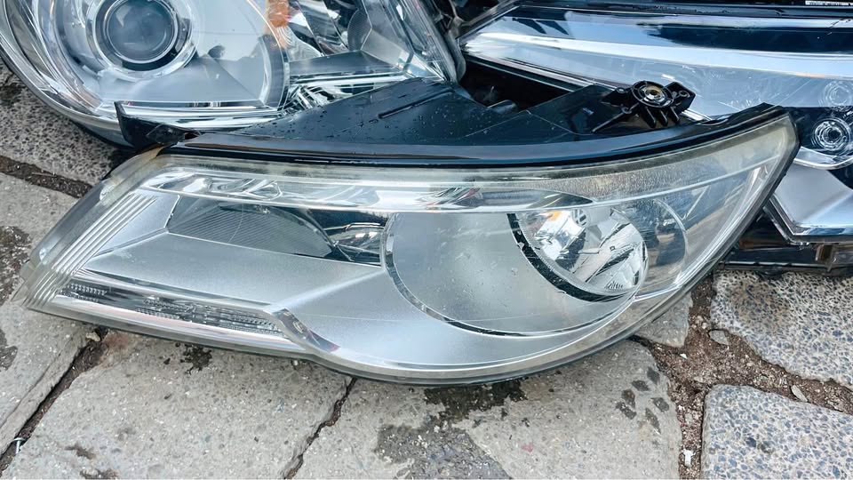 VW Tiguan headlight 2007/11
