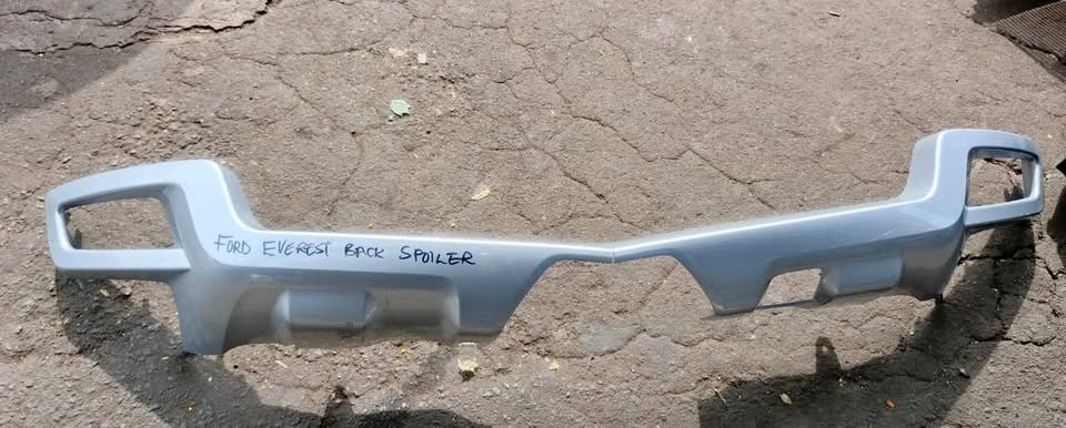 Used Ford Everest rear bumper spoiler/ diffuser for sale in Gauteng ...