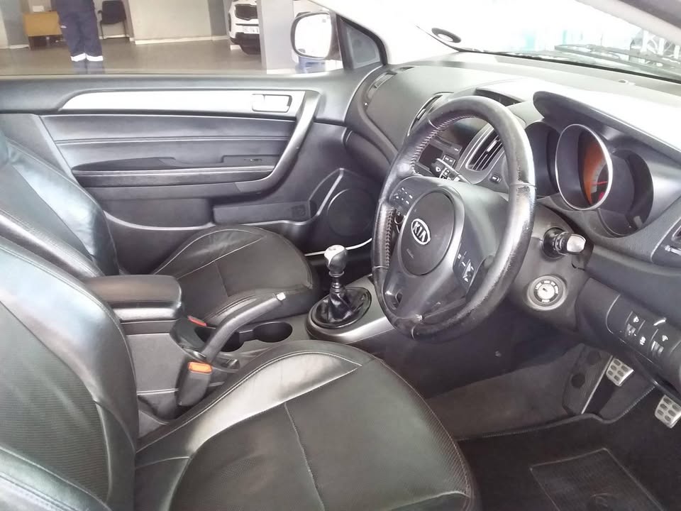 2010 model Kia Cerato koupe manual