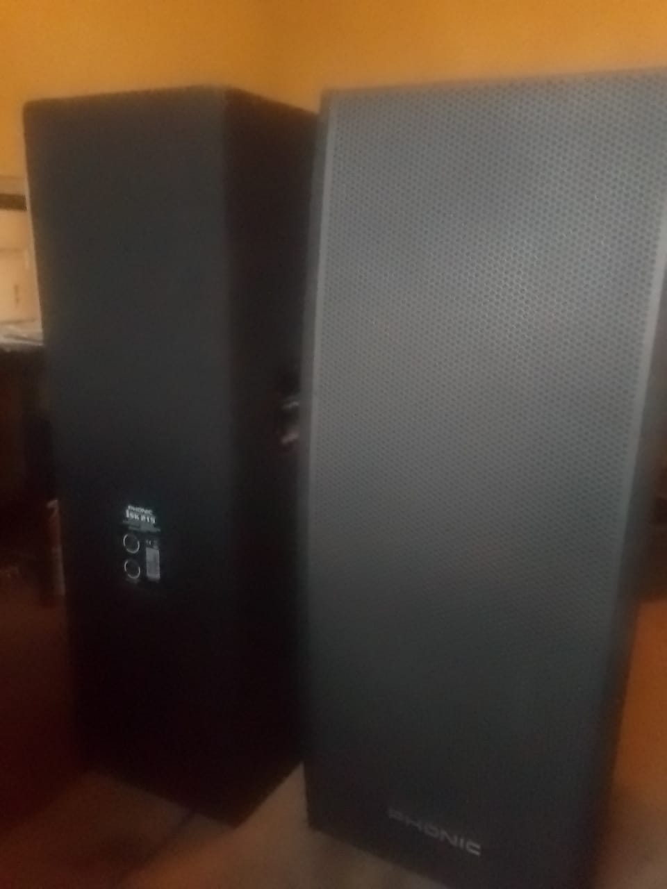 2x PHONIC ISK 215 Party Speakers 2x PHONIC ISK 215 Party Speakers