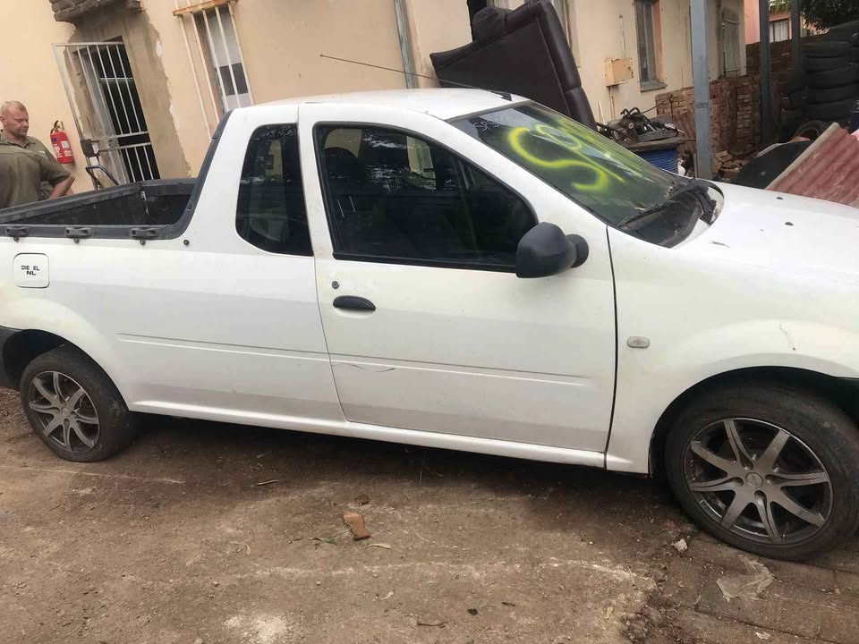 2016 NP200 1.5 dci K9K STRIPPING FOR SPARES