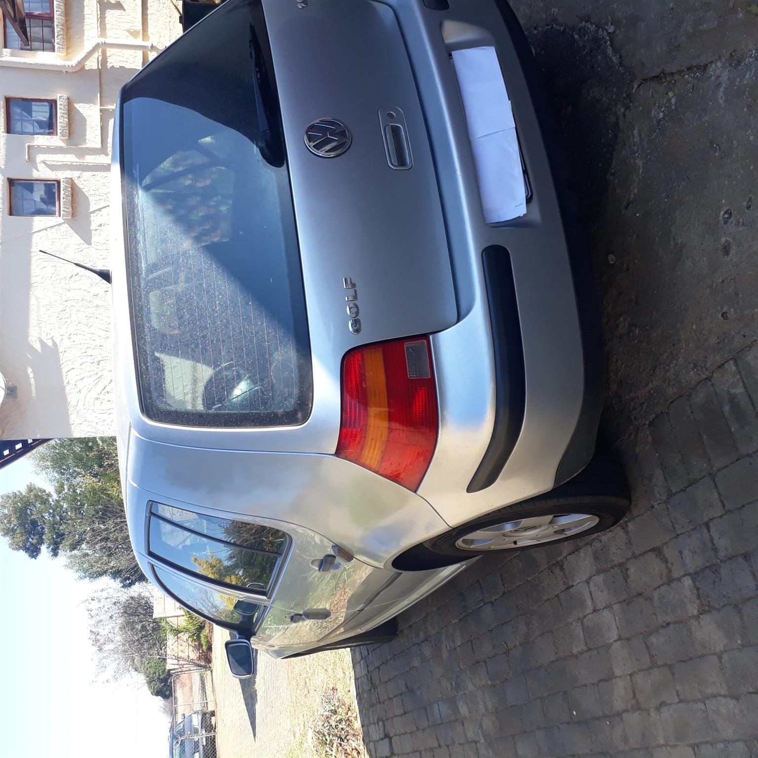 Golf 4 to sell as spares.