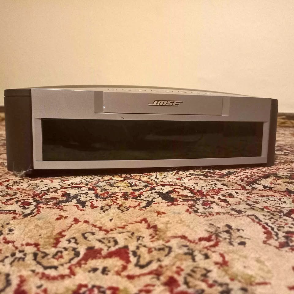 Bose AV 3-2-1 media center read advert properly