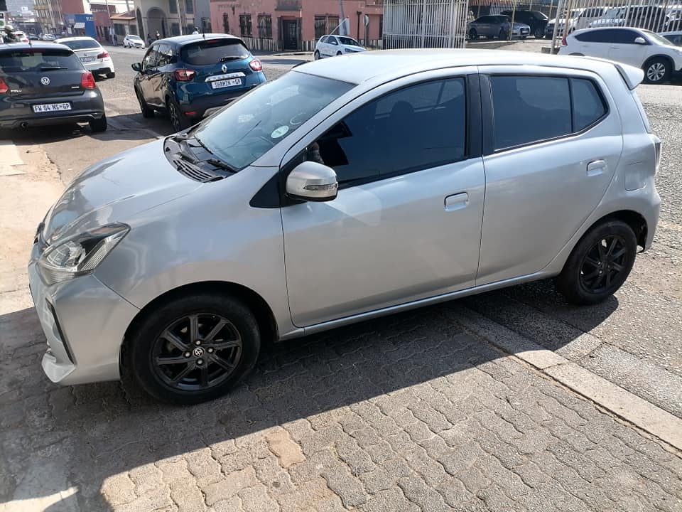 2021 Toyota Aygya 1.0 Hatchback Service book