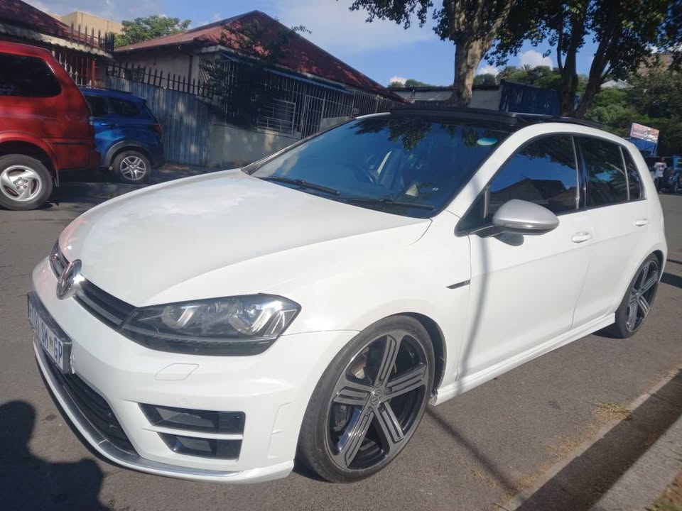 VW GOLF 7R 2017 Model. 2.0 Engine Petrol, Automatic DSG, White Color, Mileage 62000kms,