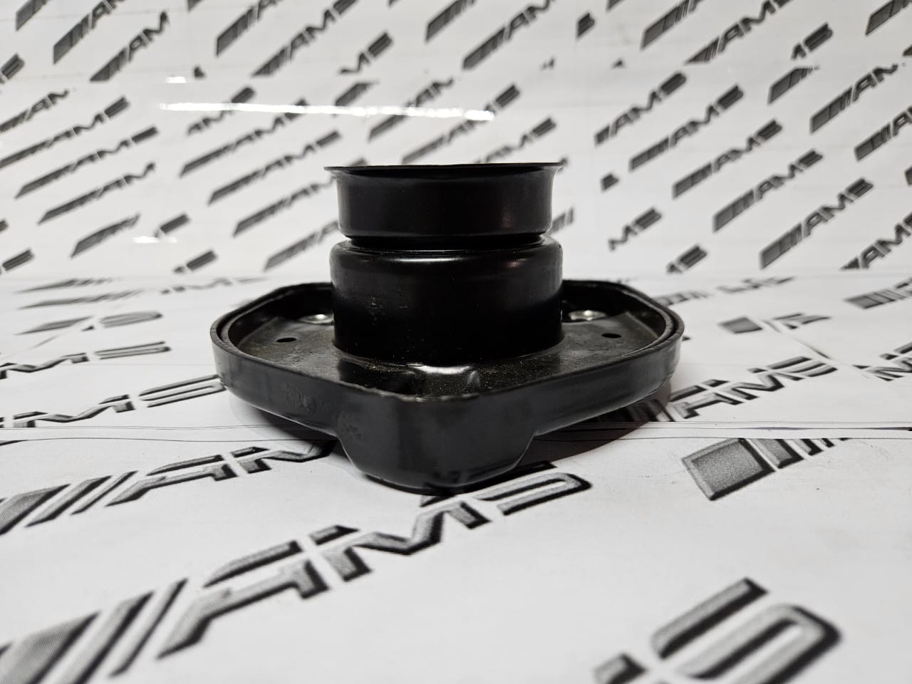 Brand-New Shock Stud Mounting for Mercedes W204 – SA Ready - Private Seller Brand-New Shock Stud Mounting for Mercedes W204 – SA Ready - Private Seller