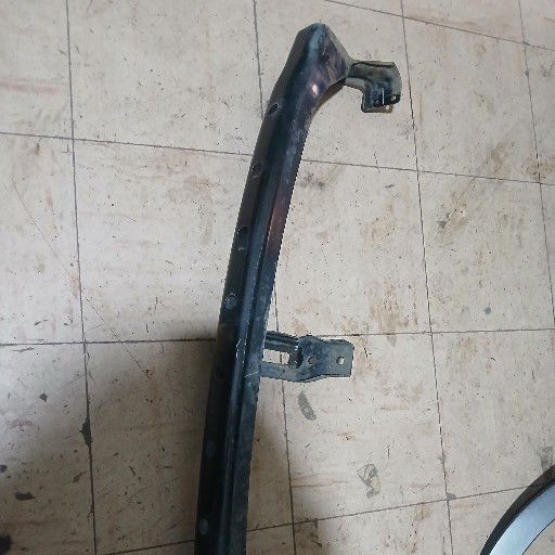 Isuzu Bakker stiffener - Private Seller Isuzu Bakker stiffener - Private Seller