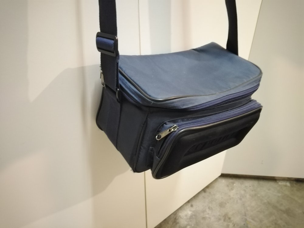 CAMERA OR VIDEO-CAMERA BAG CAMERA OR VIDEO-CAMERA BAG