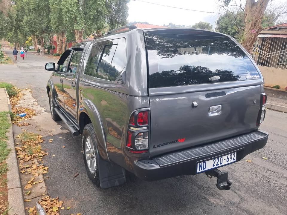 Toyota Hilux 3.0 Legend 45 D4D 4x2 Double Cab Diesel 2015 for sale