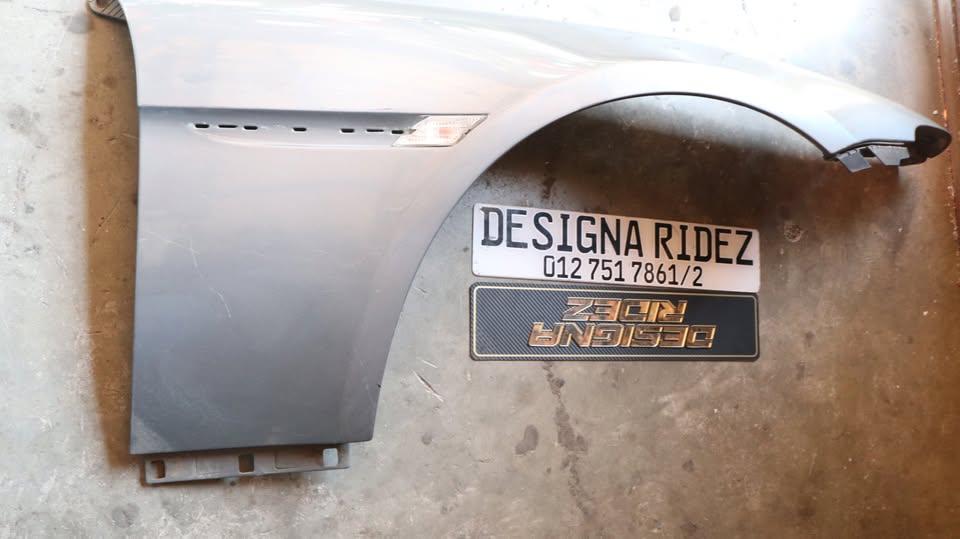 BMW E63 M6 FRONT RIGHT FENDER - Private Seller BMW E63 M6 FRONT RIGHT FENDER - Private Seller