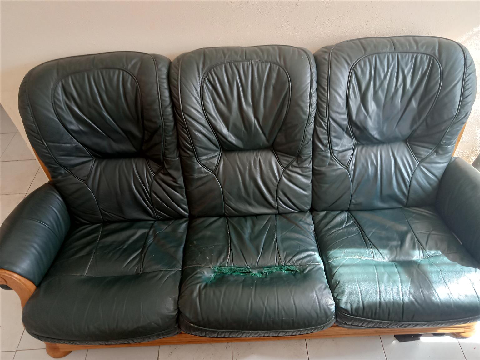Black Grafton Everest 321 leather couches and Green 321 leather couches