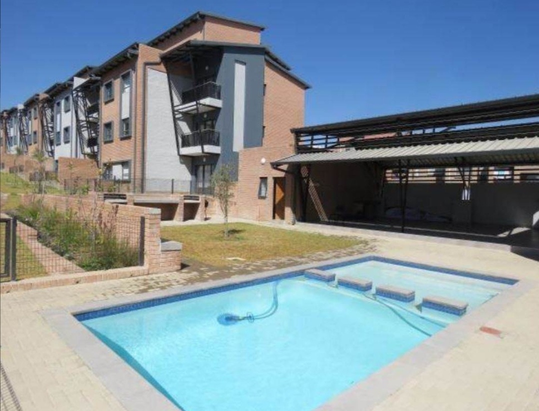 2 Bedroom Apartment in Vorna Valley Midrand Junk Mail