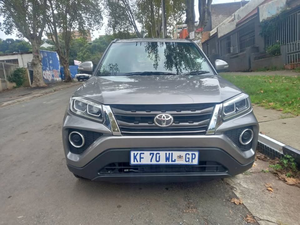 2021 Toyota Urban Cruser Grey.1.5 petrol,  Spere key, Service book, Leather seat