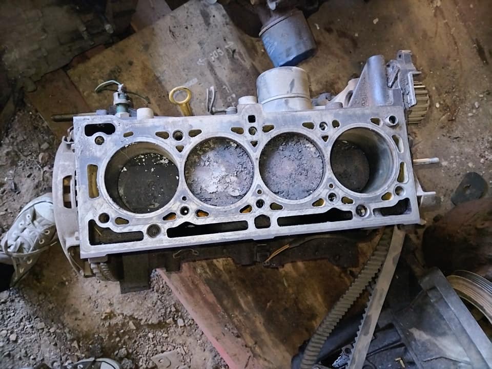 Renault 1.6 engine spares Contact me for the prices and more info - Private Seller Renault 1.6 engine spares Contact me for the prices and more info - Private Seller