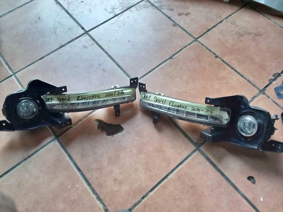 Jeep grand Cherokee foglights (LED) - Private Seller Jeep grand Cherokee foglights (LED) - Private Seller
