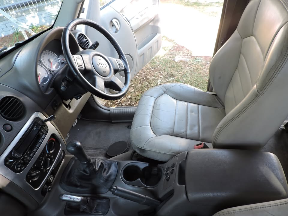 Jeep cherokee steering airbags - Private Seller