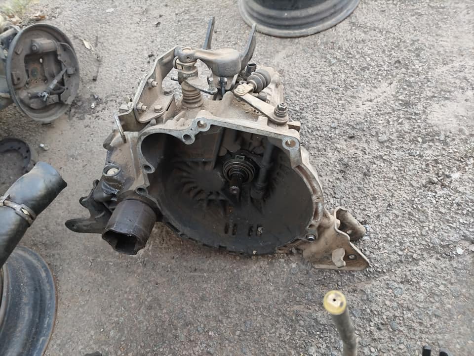 Hyundai Elantra j2 gearbox Call me for the price - Private Seller Hyundai Elantra j2 gearbox Call me for the price - Private Seller