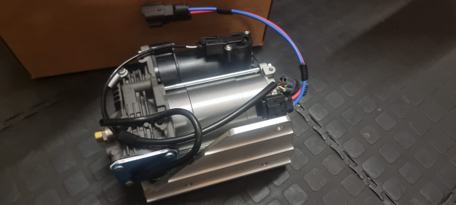 Land Rover AmK Susspension Pump for sale - Private Seller