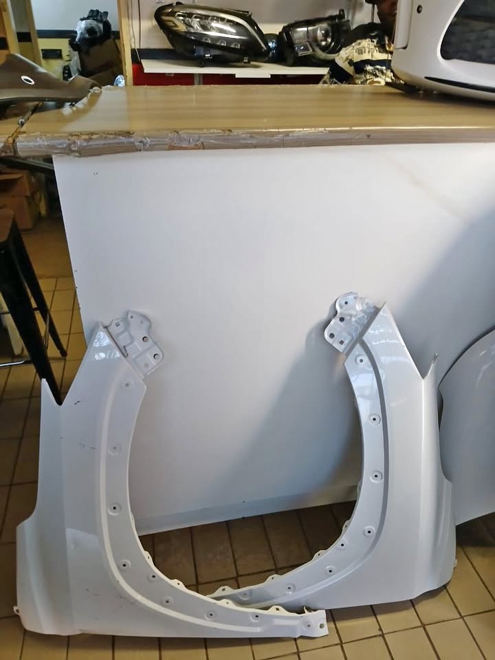 2020 TOYOTA COROLLA FENDER LEFT AND RIGHT FOR SALE - Private Seller 2020 TOYOTA COROLLA FENDER LEFT AND RIGHT FOR SALE - Private Seller