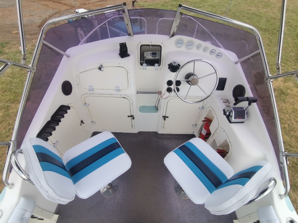 COASTCAT 18FT OFFSHORE WITH TWIN 90HP MARINER MOTORS - VERY CLEAN PACKAGE