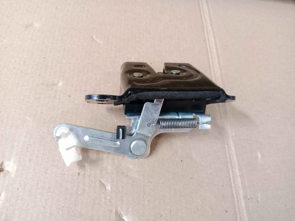 Hyundai H1 Tailgate Locks - Private Seller Hyundai H1 Tailgate Locks - Private Seller