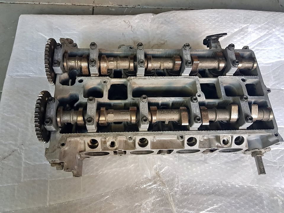 Cylinder Head Ford Focus 2,0L - Private Seller Cylinder Head Ford Focus 2,0L - Private Seller