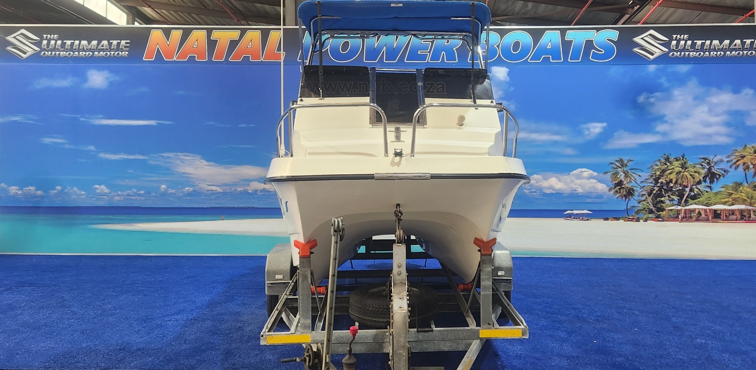 YOGI CAT 500 ON TRAILER 2 X 60 HP SUZUKI 4 STROKES 2011 MODEL 190 / 200 HOURS