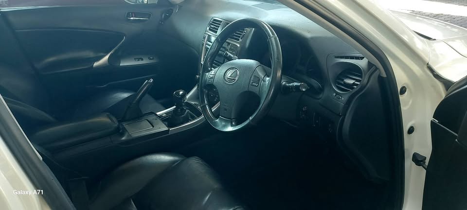Lexus IS 250 V6 Manual petrol