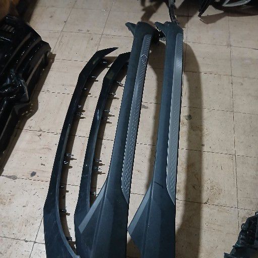 Mahindra xuv 3xo bumper spoiler - Private Seller Mahindra xuv 3xo bumper spoiler - Private Seller