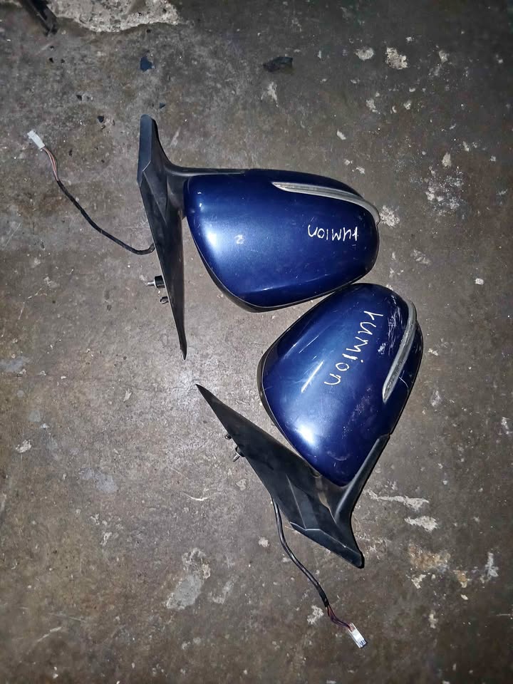 Toyota rumion/ Suzuki etriga both sides indicator mirrors - Private Seller Toyota rumion/ Suzuki etriga both sides indicator mirrors - Private Seller
