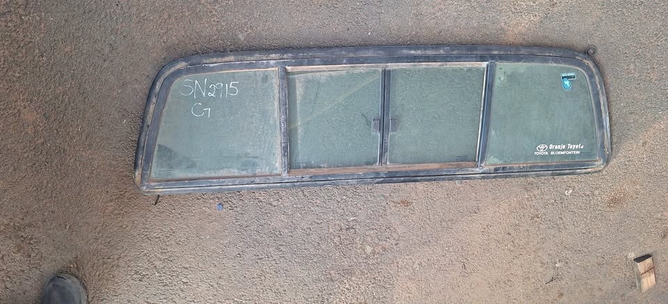 Toyota hilux KZTE rear window available - Private Seller Toyota hilux KZTE rear window available - Private Seller