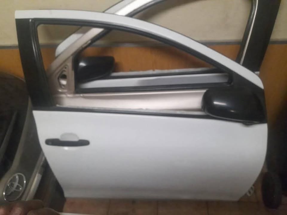 TOYOTA YARIS SEDAN RIGHT FRONT DOOR AVAILABLE - Private Seller