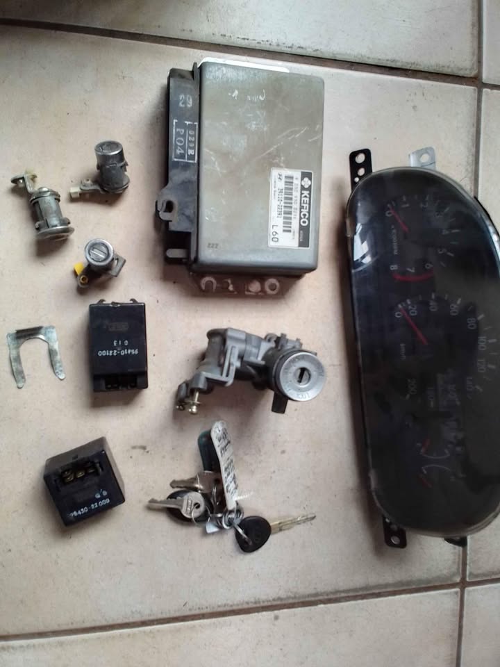 1999 Hyundai accent complete lock set - Private Seller 1999 Hyundai accent complete lock set - Private Seller