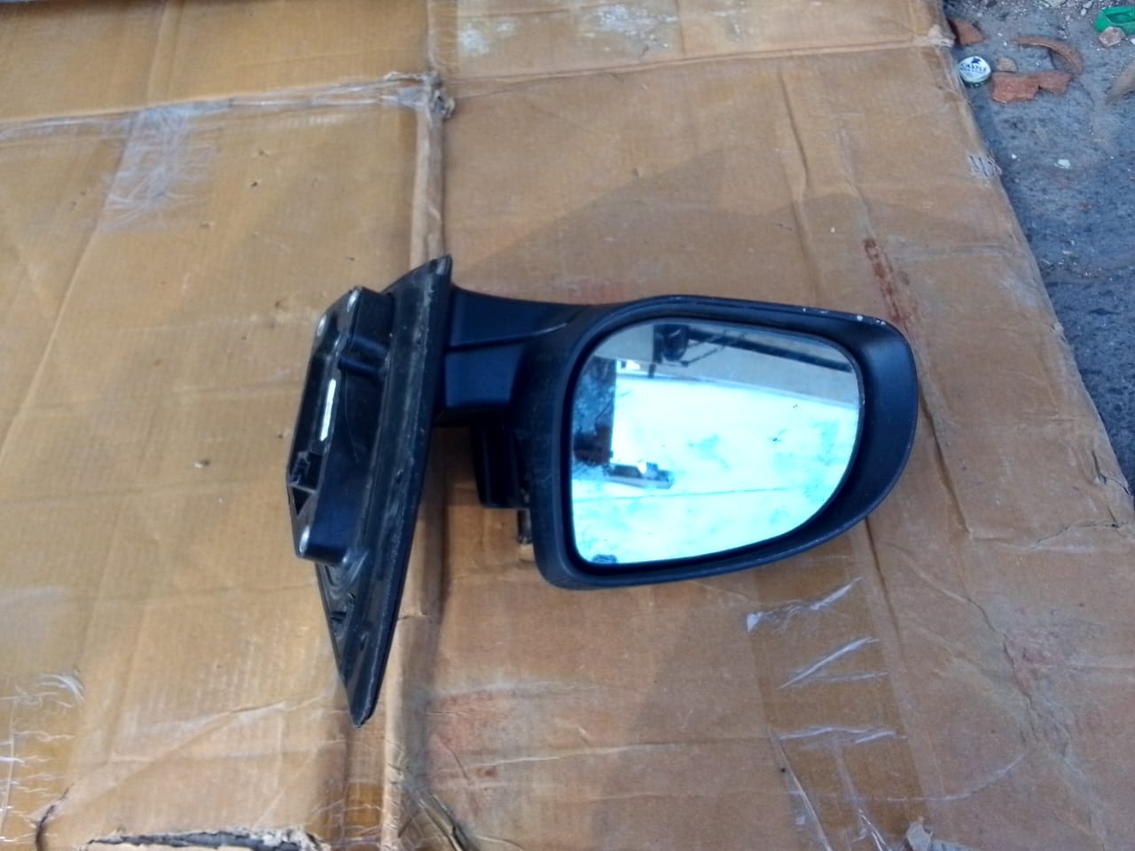 (2010-2014) HYUNDAI I20 LEFT SIDE MIRROR FOR SALE - Private Seller (2010-2014) HYUNDAI I20 LEFT SIDE MIRROR FOR SALE - Private Seller