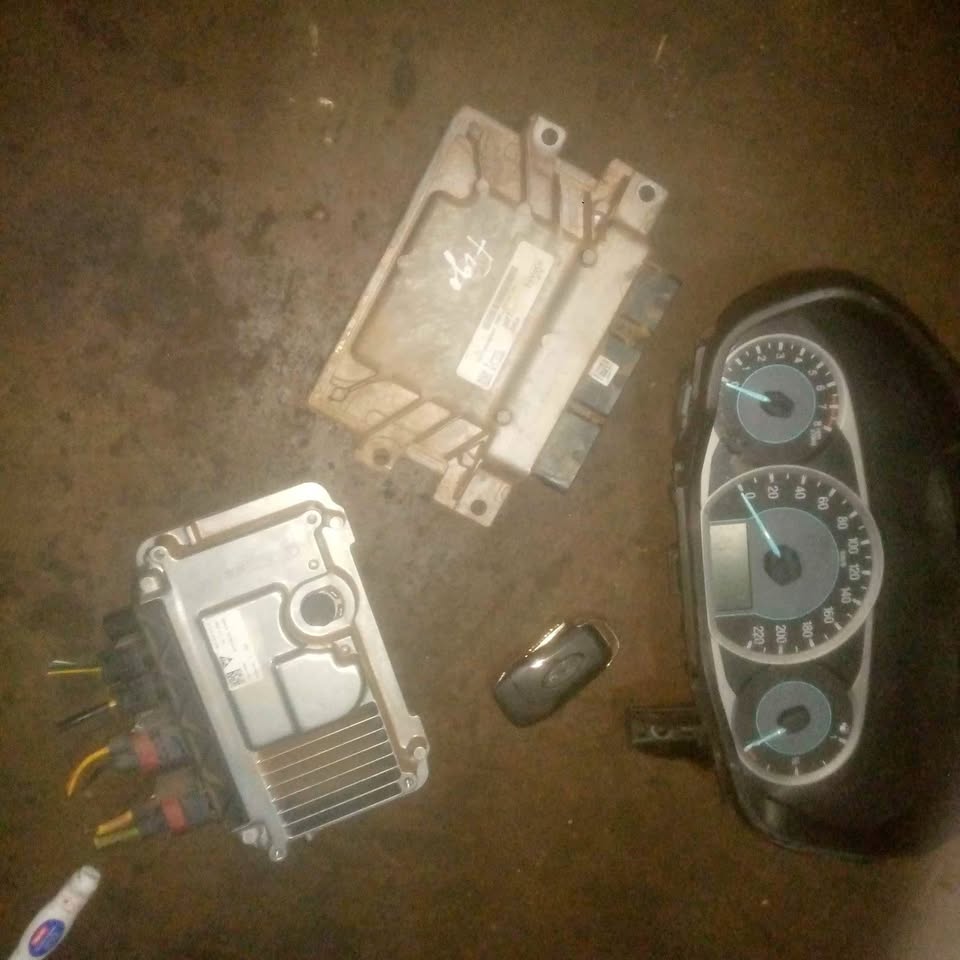 Ford Figo new shape complete locksets - Private Seller Ford Figo new shape complete locksets - Private Seller