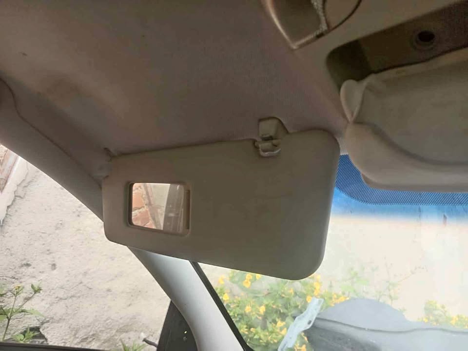 Chevrolet lumina 2006 lhs Sunvisor